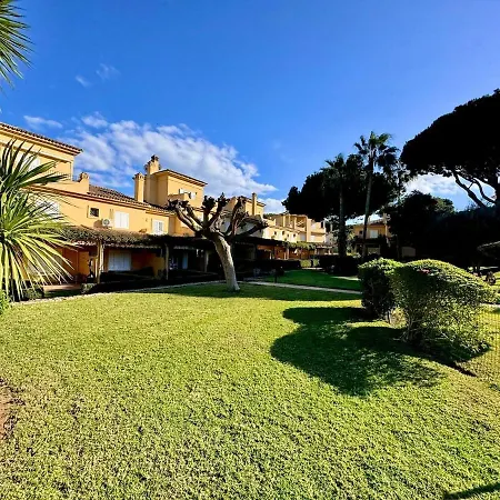 Holiday home Precioso Adosado El Cormoran